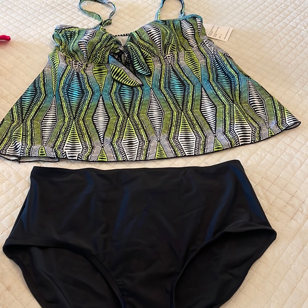 New with tags women’s tankini